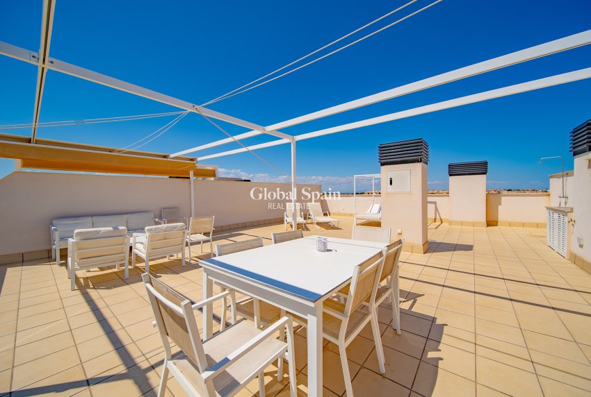 Wederverkoop - PENTHOUSE -
ORIHUELA COSTA - VILLAMARTÍN