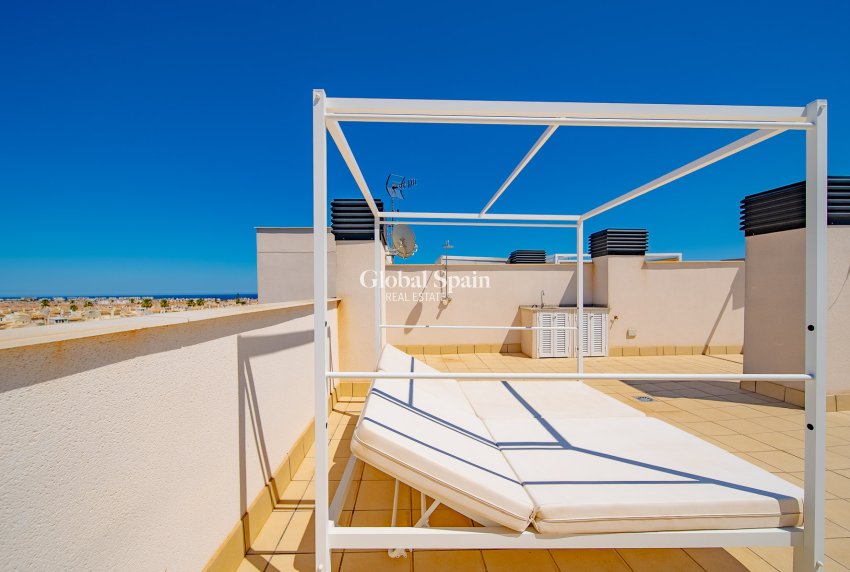 Wederverkoop - PENTHOUSE -
ORIHUELA COSTA - VILLAMARTÍN
