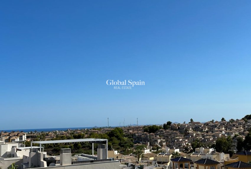 Wederverkoop - Penthouse -
ORIHUELA COSTA - VILLAMARTÍN