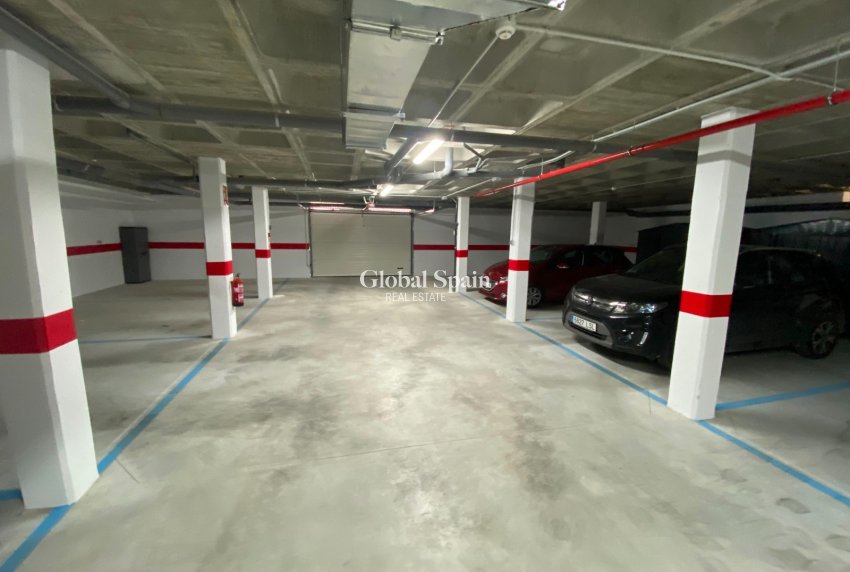 Wederverkoop - Penthouse -
ORIHUELA COSTA - VILLAMARTÍN