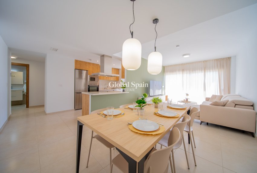 Wederverkoop - PENTHOUSE -
ORIHUELA COSTA - VILLAMARTÍN