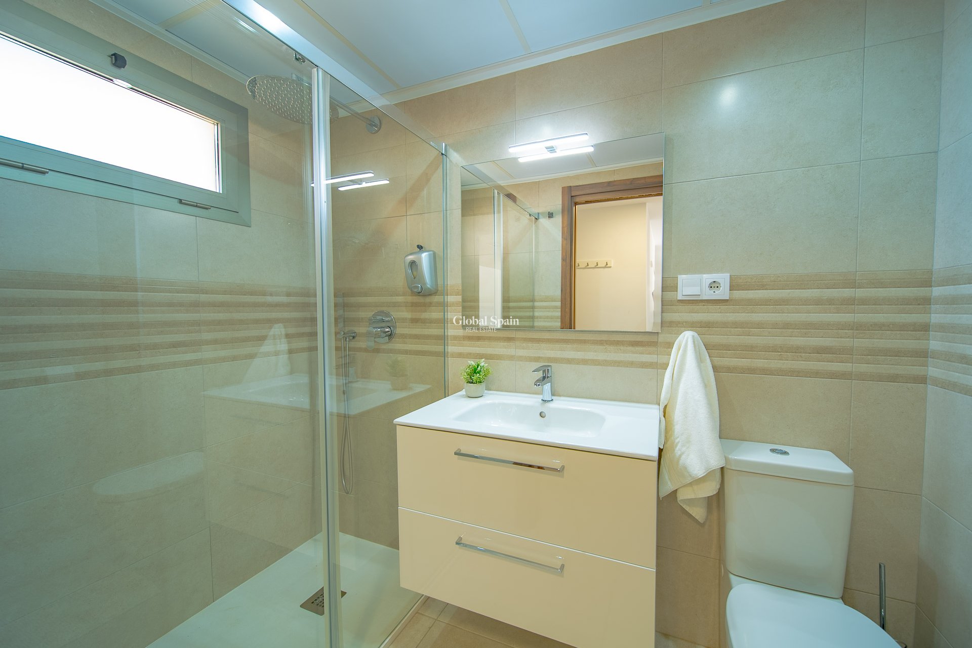 Wederverkoop - PENTHOUSE -
ORIHUELA COSTA - VILLAMARTÍN