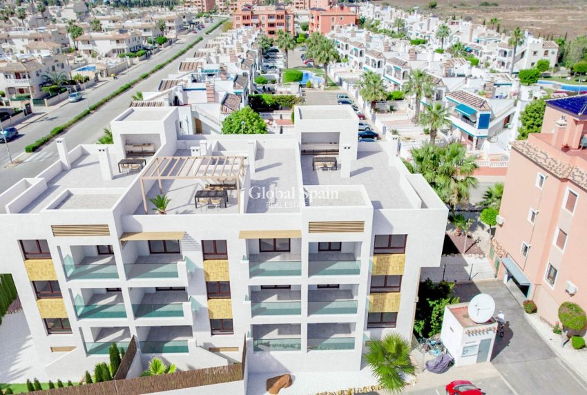 Wederverkoop - Penthouse -
ORIHUELA COSTA - VILLAMARTÍN