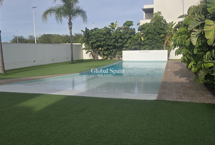 Wederverkoop - PENTHOUSE -
PILAR DE LA HORADADA - Costa Blanca