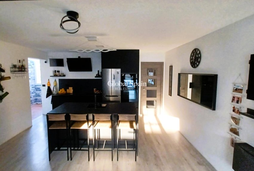 Wederverkoop - PENTHOUSE -
PILAR DE LA HORADADA - Costa Blanca