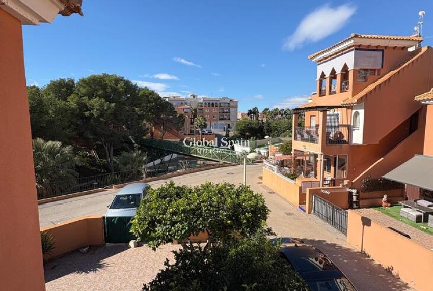 Wederverkoop - PENTHOUSE -
PLAYA FLAMENCA - Costa Blanca