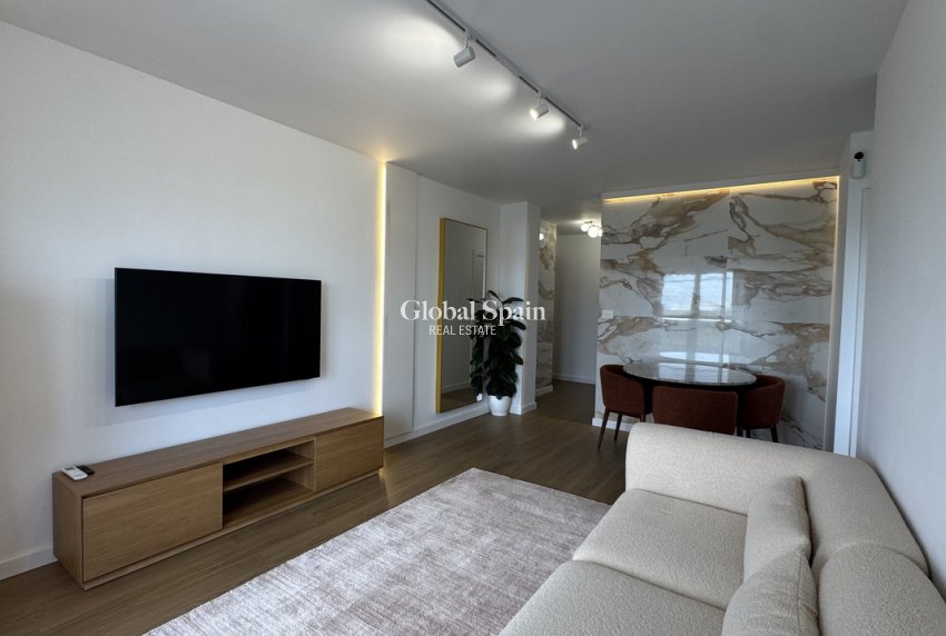 Wederverkoop - PENTHOUSE -
PUNTA PRIMA - Costa Blanca