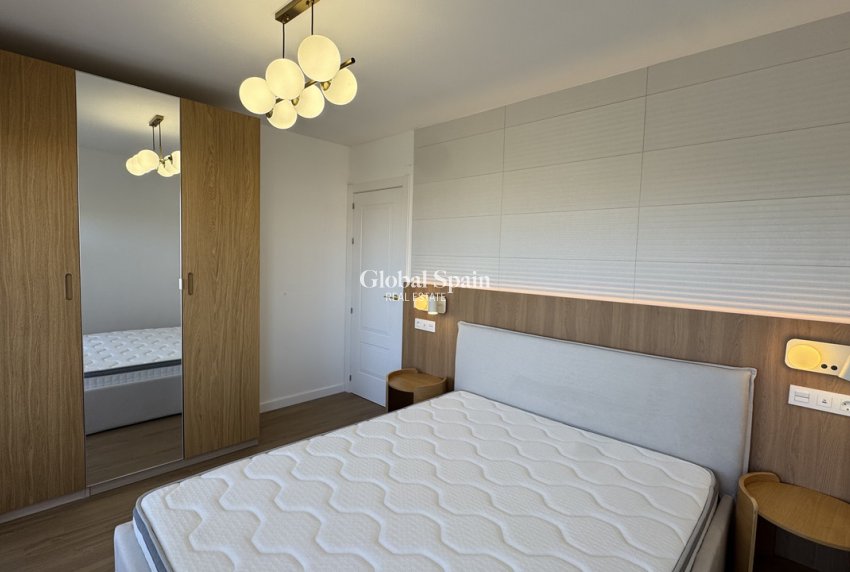 Wederverkoop - PENTHOUSE -
PUNTA PRIMA - Costa Blanca