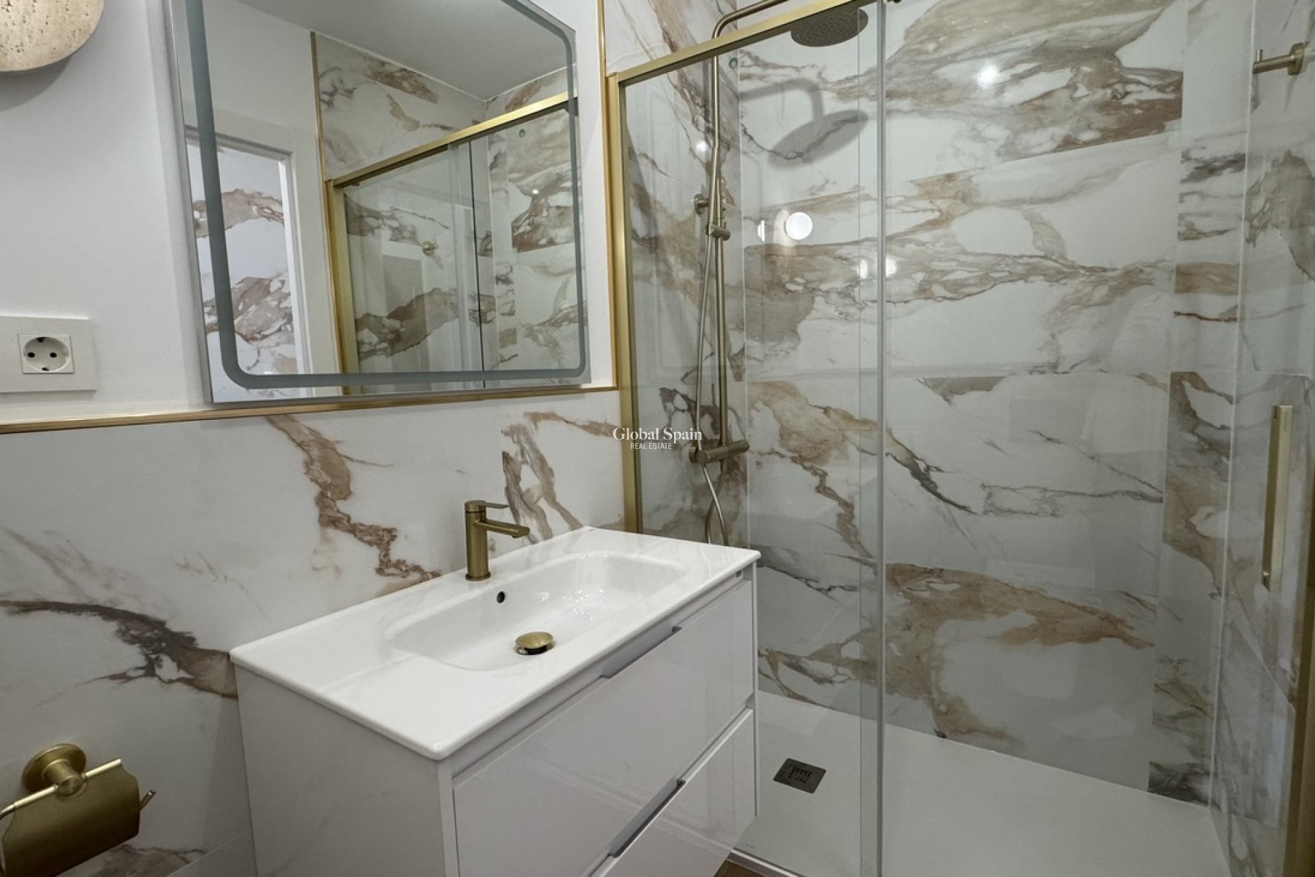Wederverkoop - PENTHOUSE -
PUNTA PRIMA - Costa Blanca