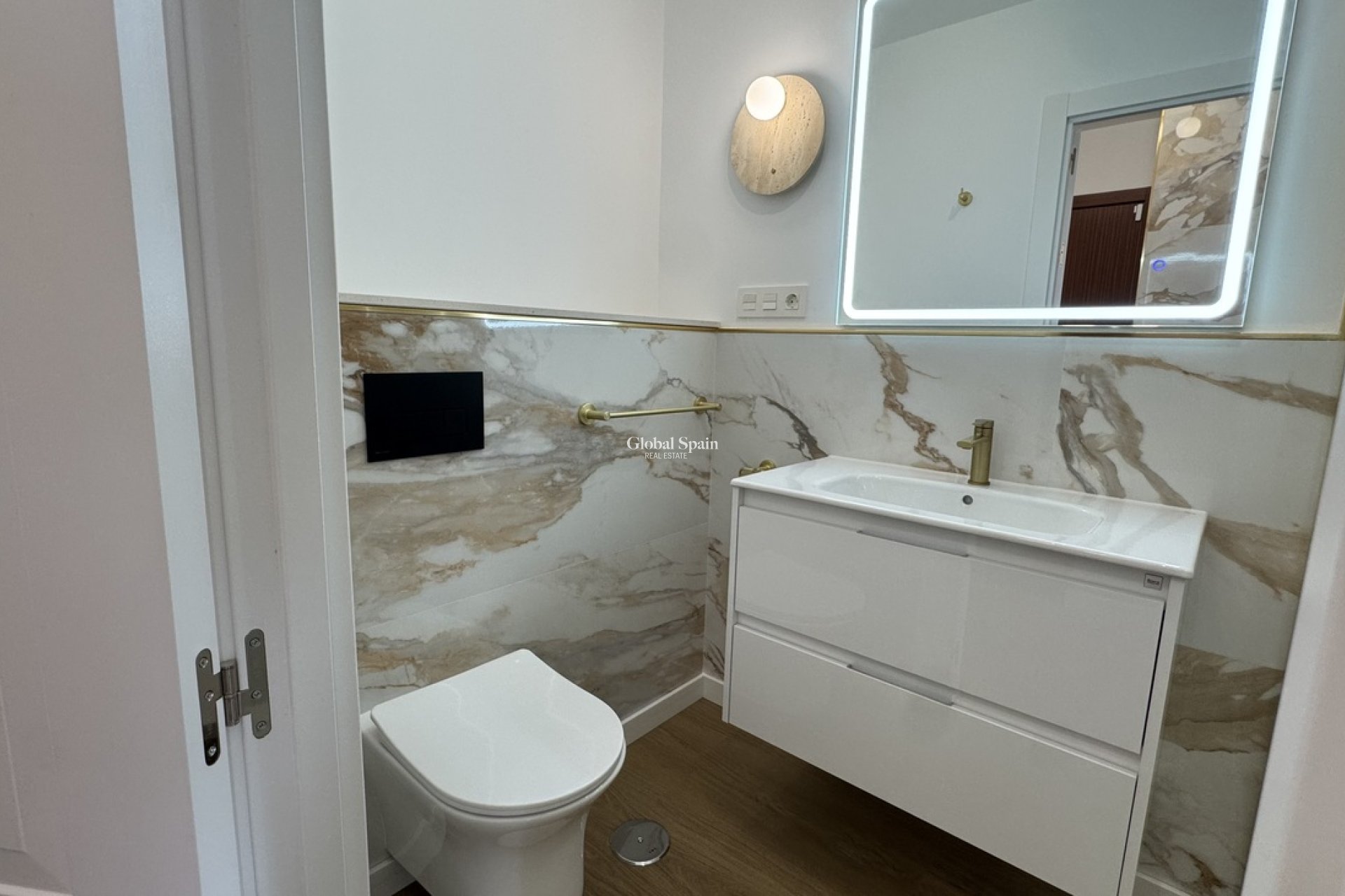Wederverkoop - PENTHOUSE -
PUNTA PRIMA - Costa Blanca