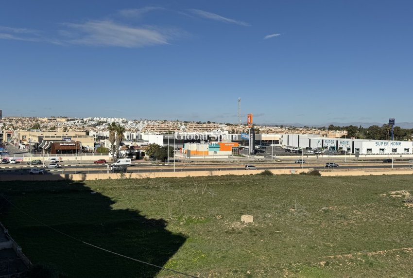Wederverkoop - PENTHOUSE -
PUNTA PRIMA - Costa Blanca