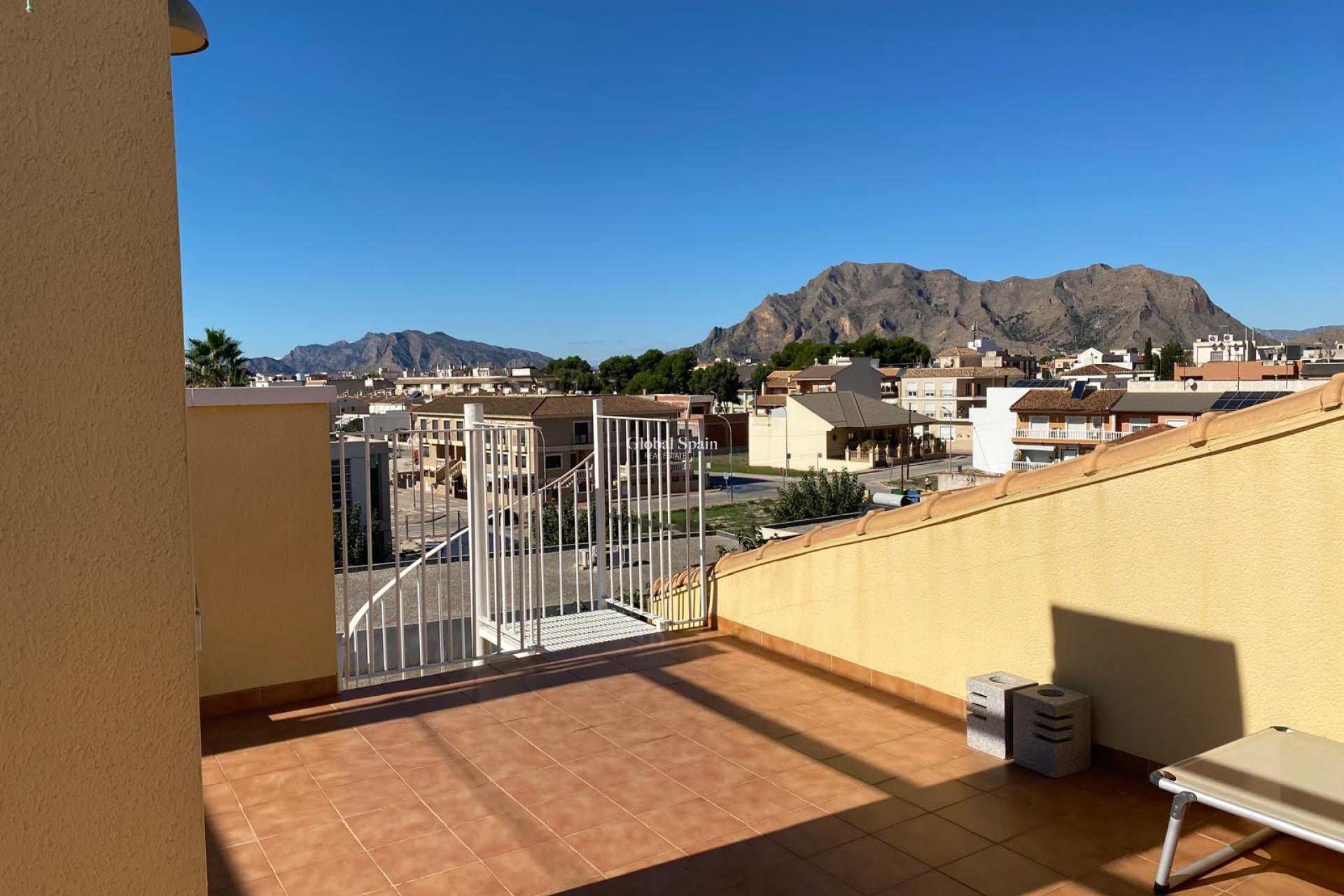 Wederverkoop - PENTHOUSE -
RAFAL - Inland