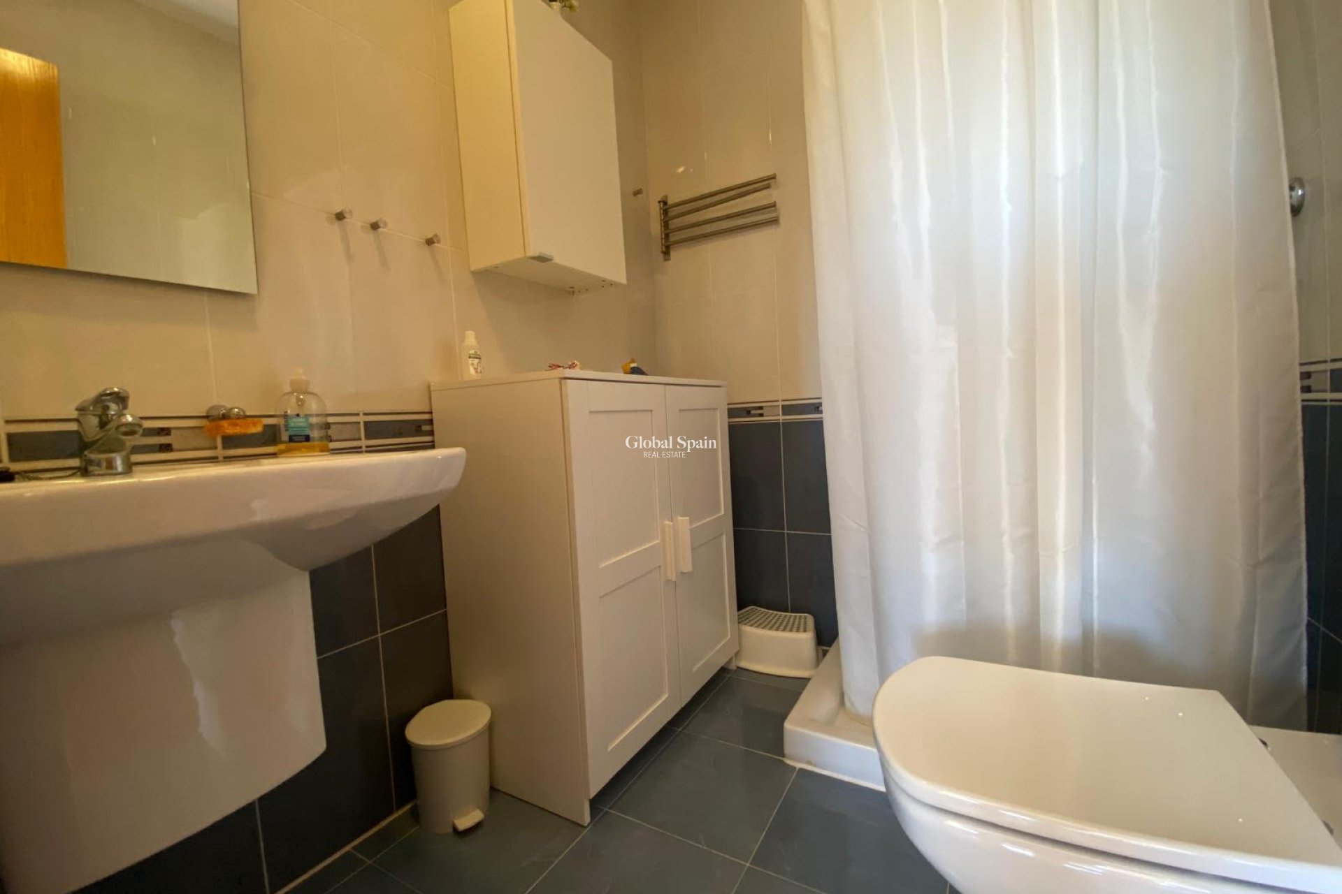 Wederverkoop - PENTHOUSE -
RAFAL - Inland