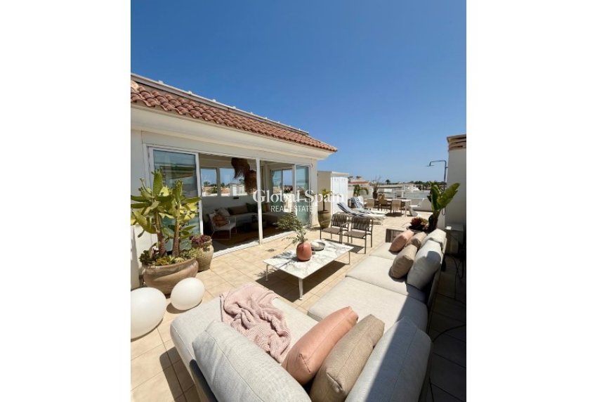 Wederverkoop - PENTHOUSE -
ROJALES - Inland