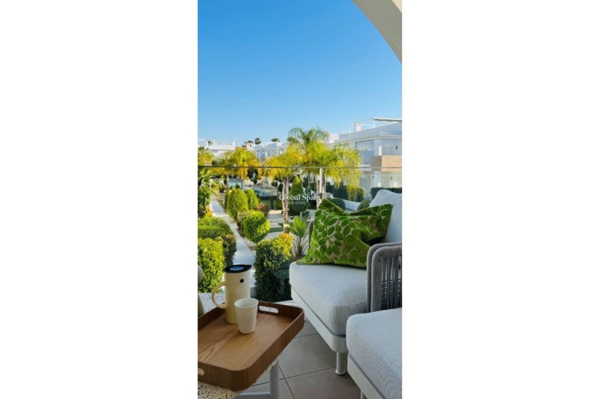 Wederverkoop - PENTHOUSE -
ROJALES - Inland