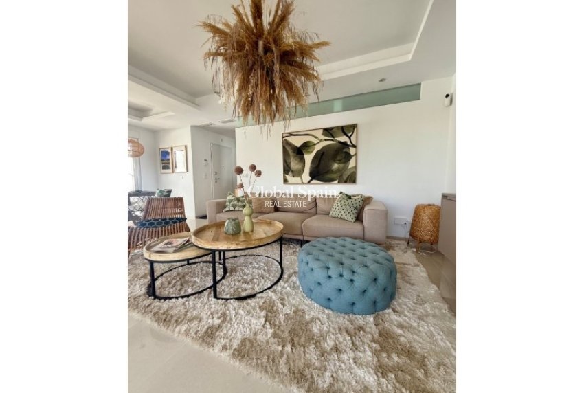 Wederverkoop - PENTHOUSE -
ROJALES - Inland