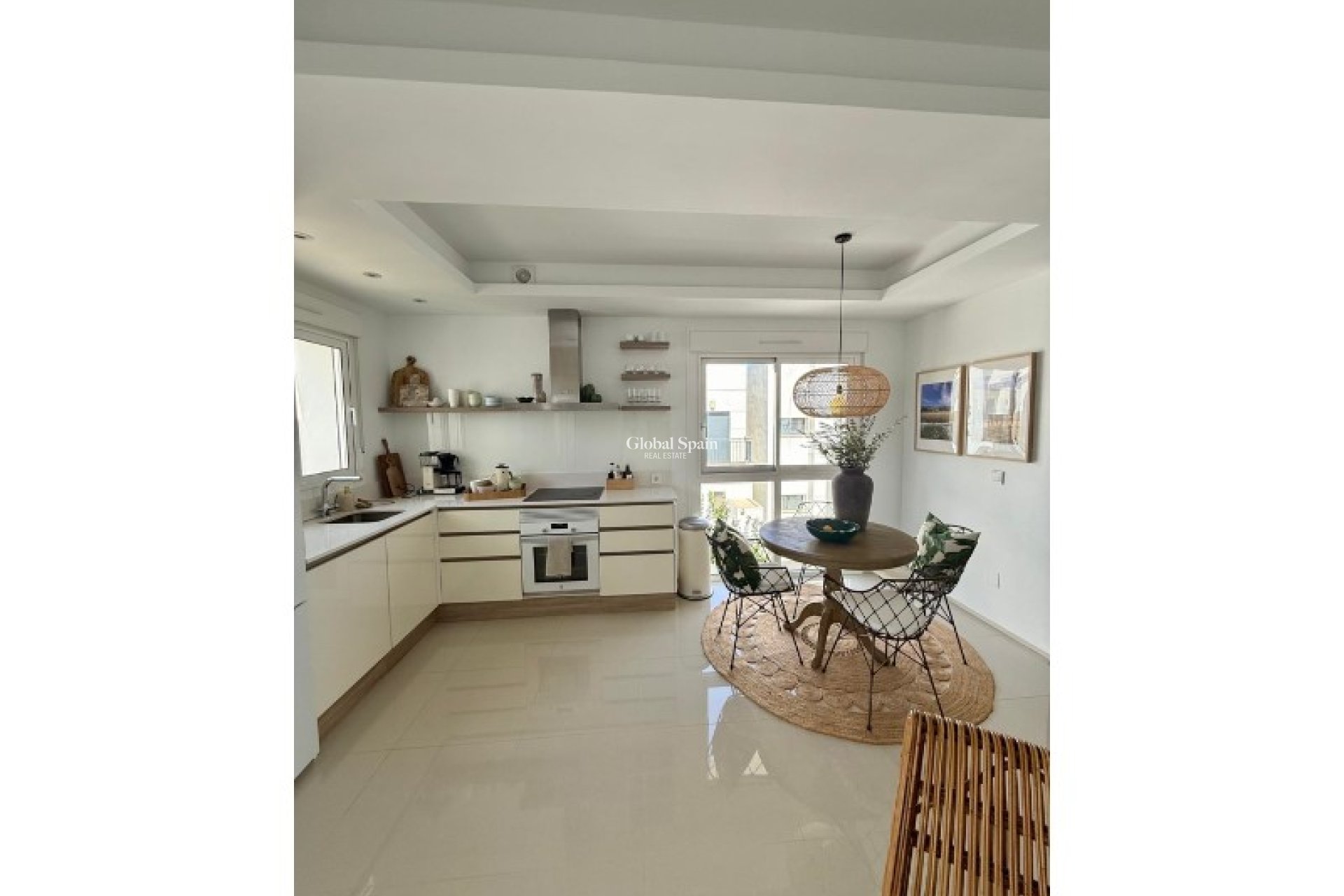 Wederverkoop - PENTHOUSE -
ROJALES - Inland