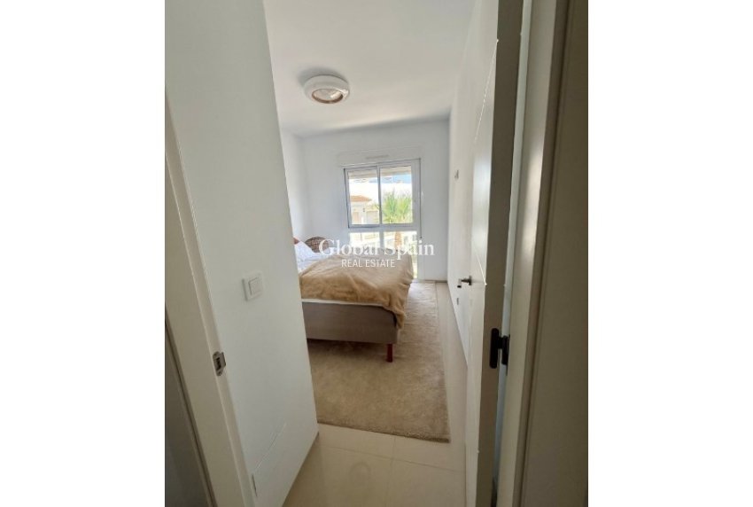 Wederverkoop - PENTHOUSE -
ROJALES - Inland
