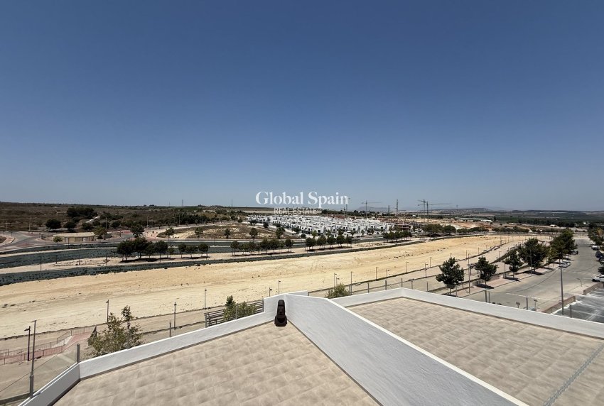 Wederverkoop - PENTHOUSE -
SAN MIGUEL DE SALINAS - Inland
