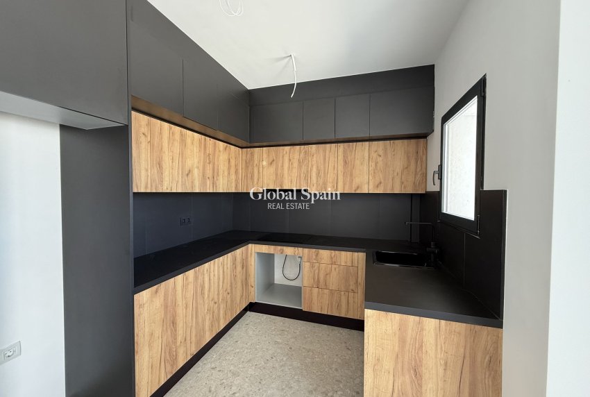 Wederverkoop - PENTHOUSE -
SAN MIGUEL DE SALINAS - Inland