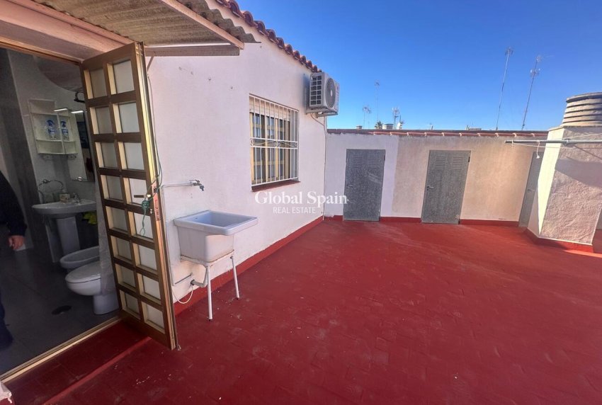 Wederverkoop - PENTHOUSE -
SAN PEDRO DEL PINATAR - Lo pagan