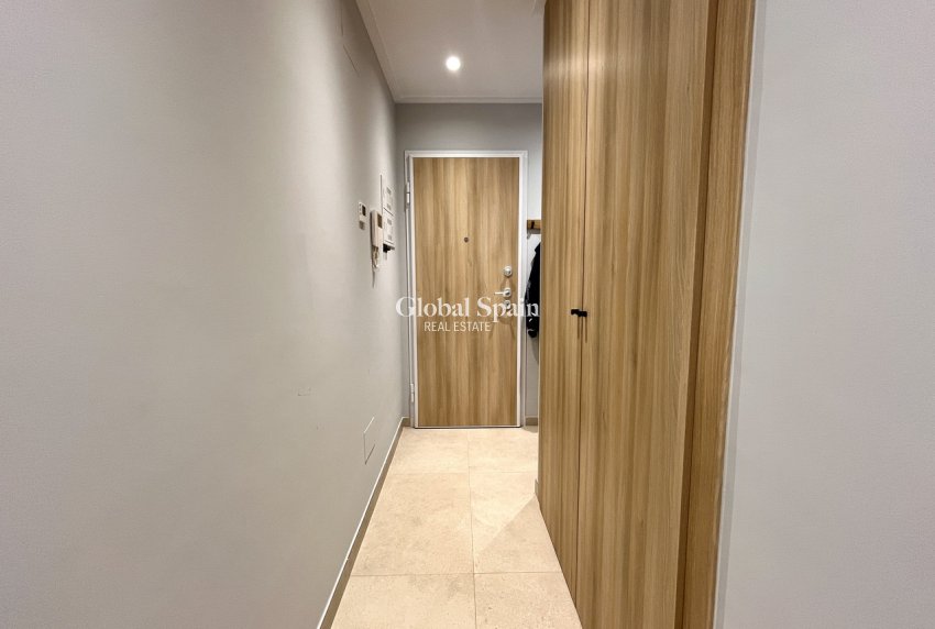 Wederverkoop - PENTHOUSE -
TORRE DE LA HORADADA - Costa Blanca