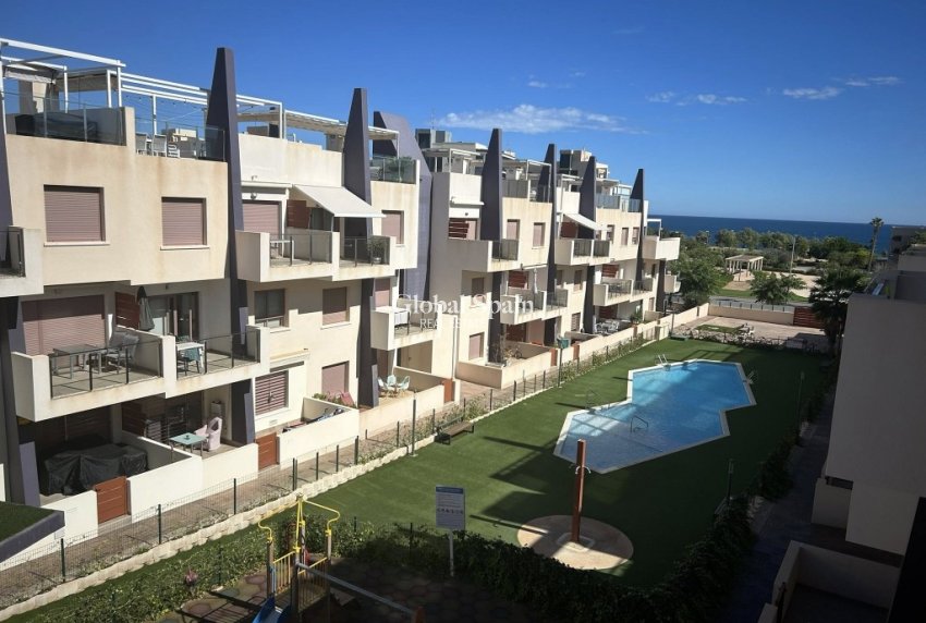 Wederverkoop - PENTHOUSE -
TORRE DE LA HORADADA - Costa Blanca