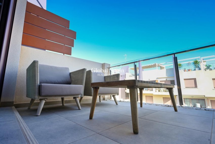 Wederverkoop - PENTHOUSE -
TORRE DE LA HORADADA - Costa Blanca