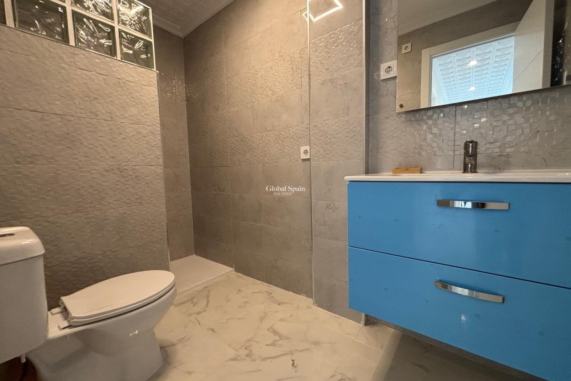 Wederverkoop - PENTHOUSE -
TORREVIEJA - Acequion