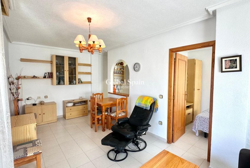 Wederverkoop - PENTHOUSE -
TORREVIEJA - Acequion