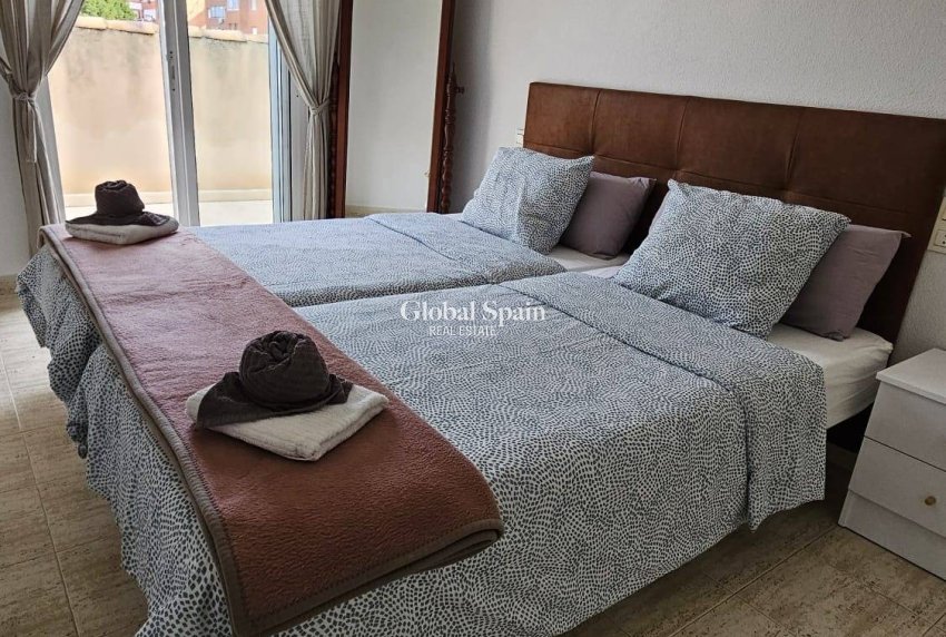 Wederverkoop - PENTHOUSE -
TORREVIEJA - Acequion