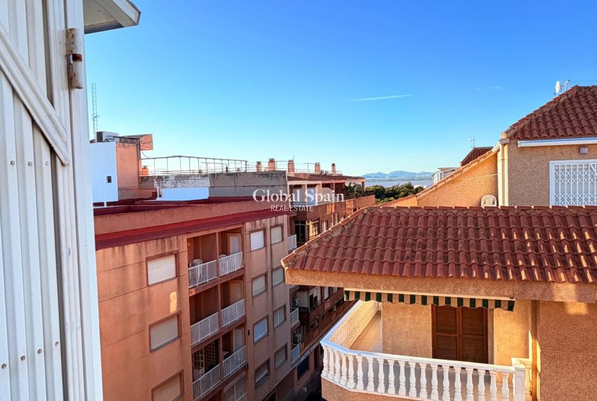 Wederverkoop - PENTHOUSE -
TORREVIEJA - Acequion
