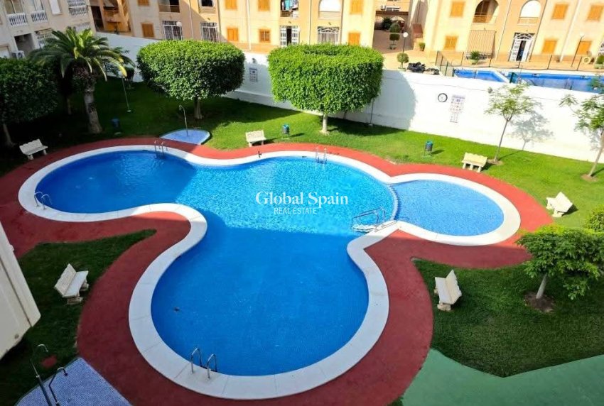 Wederverkoop - PENTHOUSE -
TORREVIEJA - Acequion