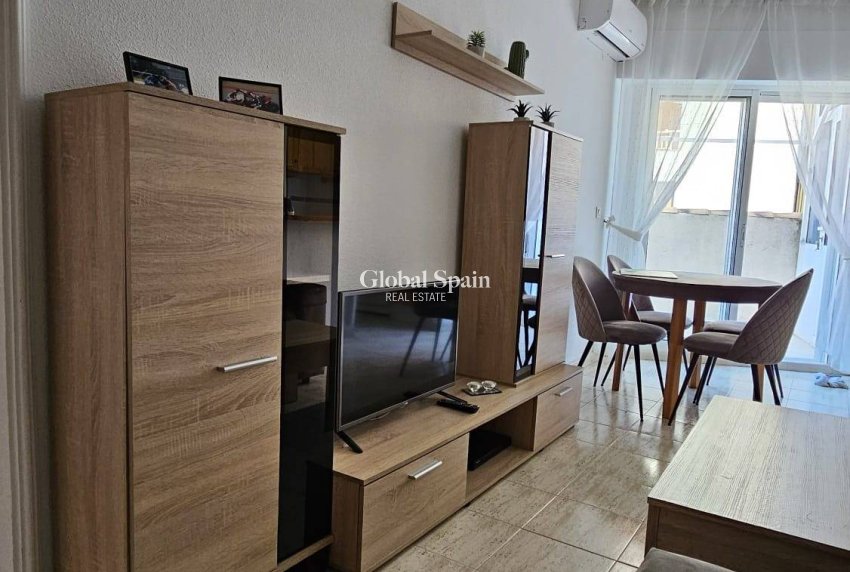 Wederverkoop - PENTHOUSE -
TORREVIEJA - Acequion