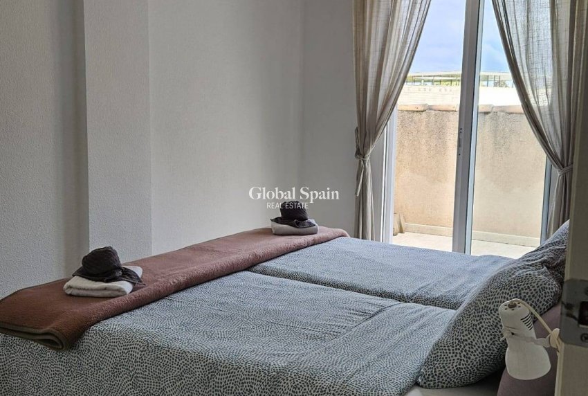 Wederverkoop - PENTHOUSE -
TORREVIEJA - Acequion