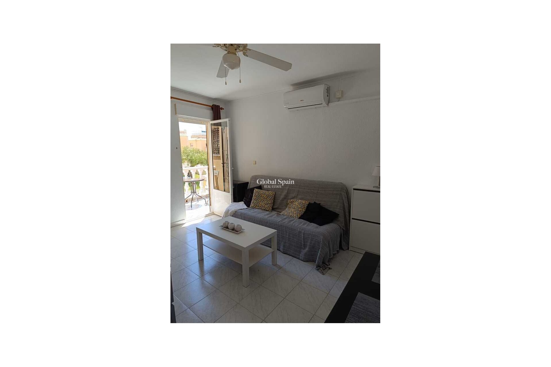 Wederverkoop - PENTHOUSE -
TORREVIEJA - Auguas Neuvas