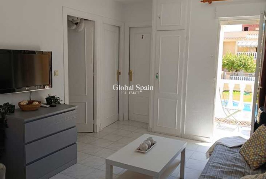 Wederverkoop - PENTHOUSE -
TORREVIEJA - Auguas Neuvas