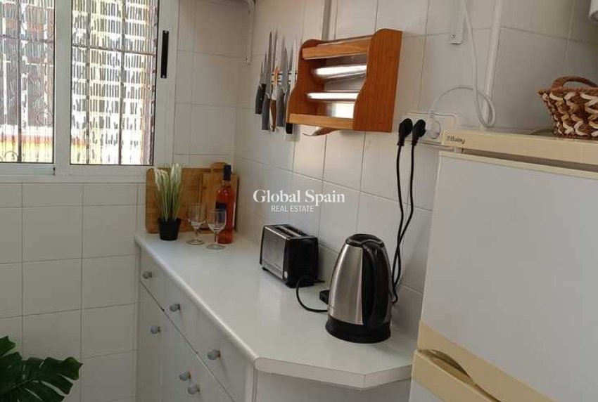 Wederverkoop - PENTHOUSE -
TORREVIEJA - Auguas Neuvas