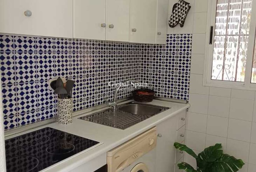 Wederverkoop - PENTHOUSE -
TORREVIEJA - Auguas Neuvas