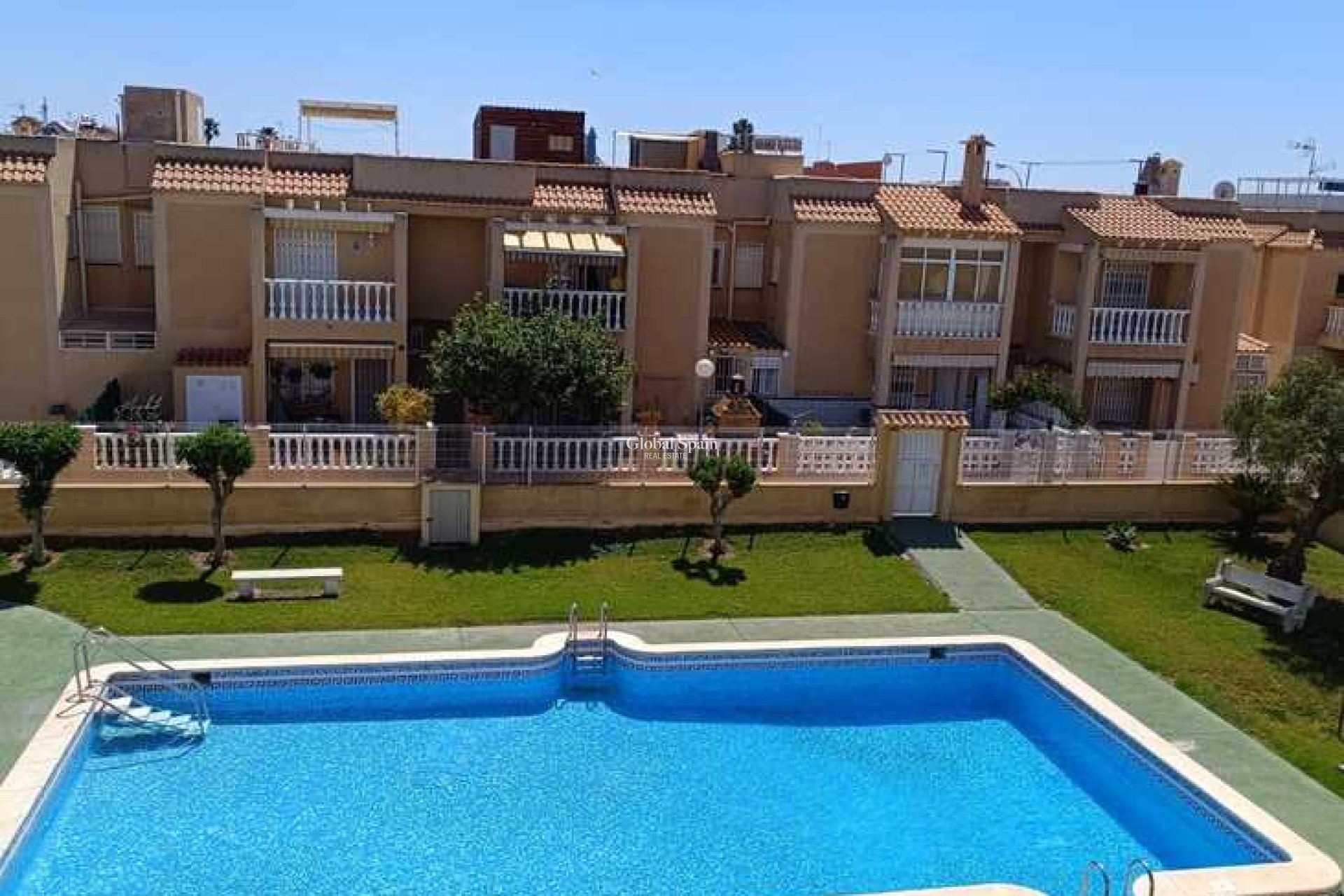Wederverkoop - PENTHOUSE -
TORREVIEJA - Auguas Neuvas