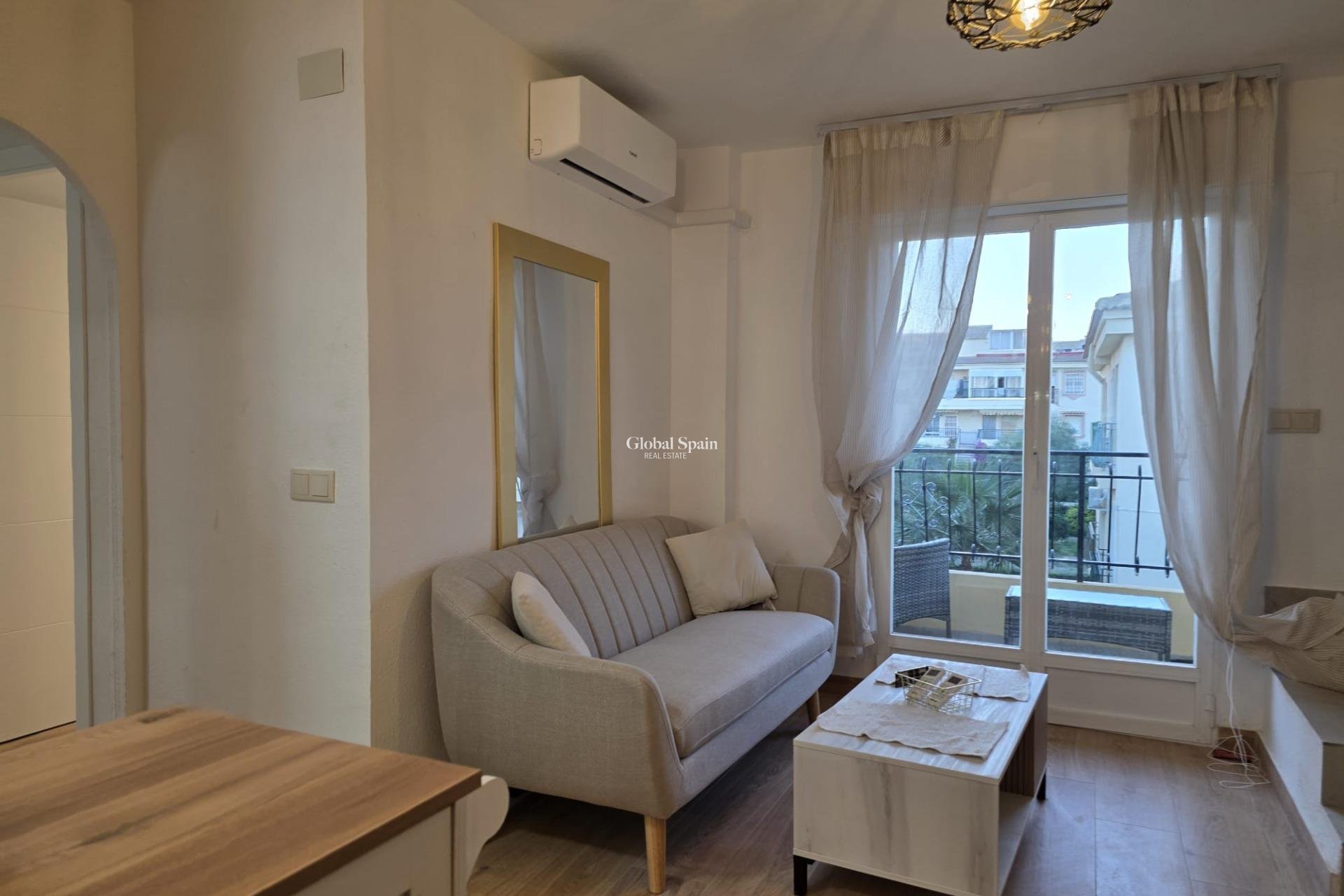 Wederverkoop - PENTHOUSE -
TORREVIEJA - Cala Ferris