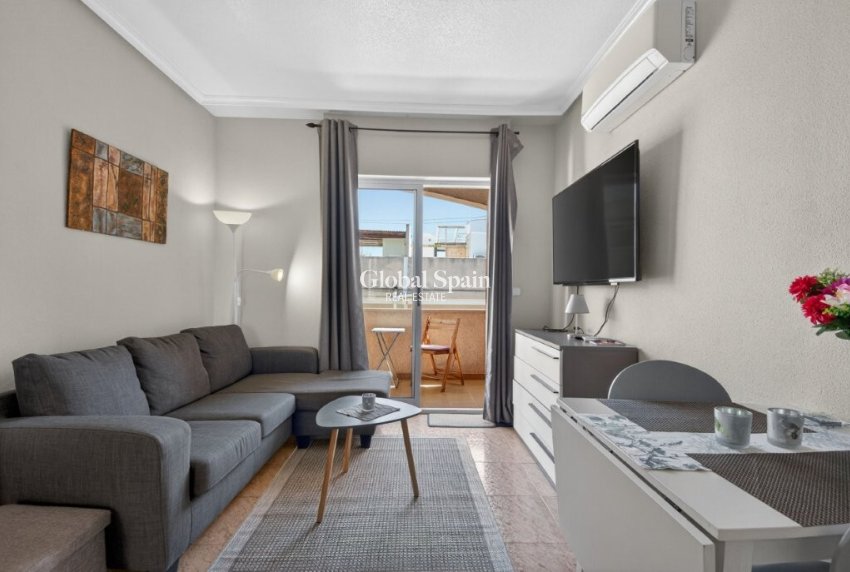 Wederverkoop - PENTHOUSE -
TORREVIEJA - Calas Blancas