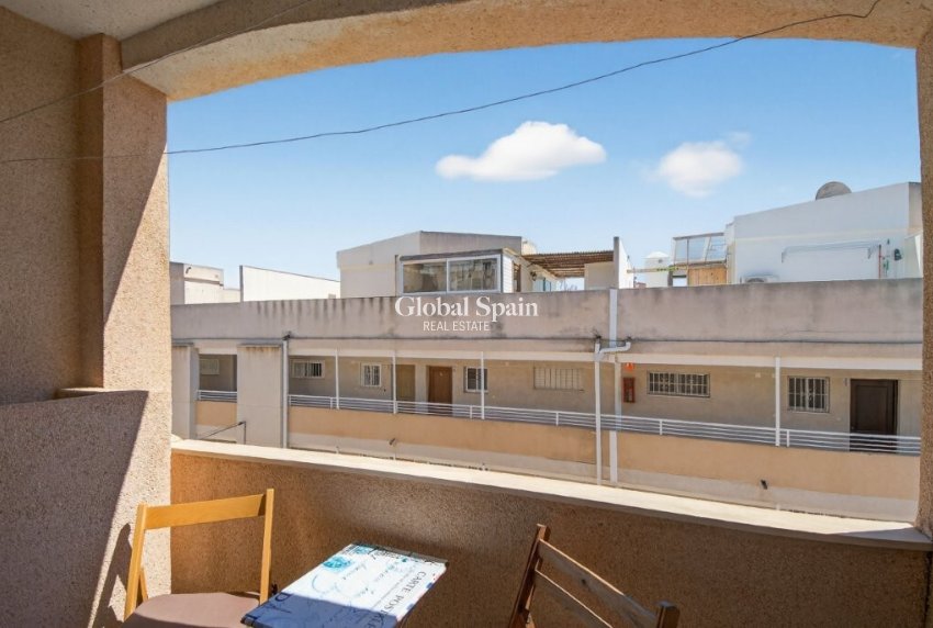 Wederverkoop - PENTHOUSE -
TORREVIEJA - Calas Blancas