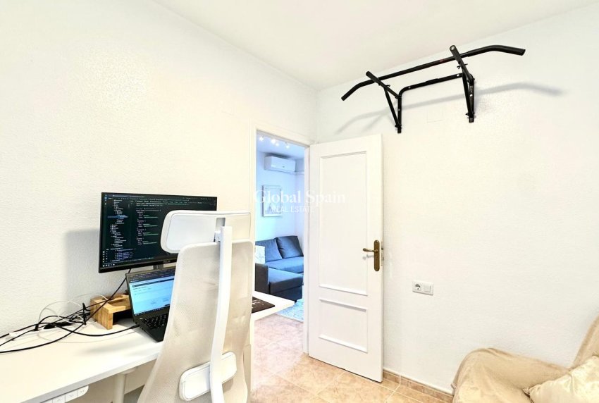 Wederverkoop - PENTHOUSE -
TORREVIEJA - Center