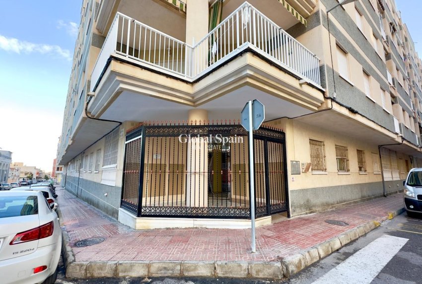 Wederverkoop - PENTHOUSE -
TORREVIEJA - Center