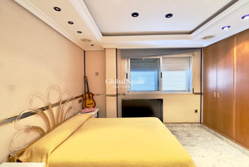 Wederverkoop - PENTHOUSE -
TORREVIEJA - Center