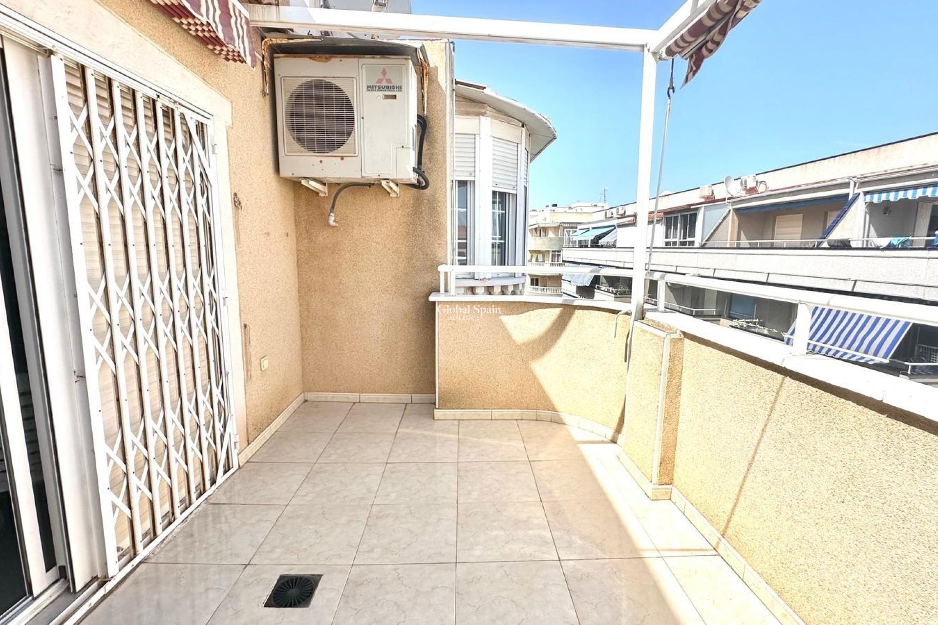 Wederverkoop - PENTHOUSE -
TORREVIEJA - Center