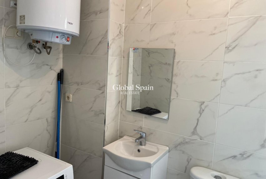 Wederverkoop - PENTHOUSE -
TORREVIEJA - Center