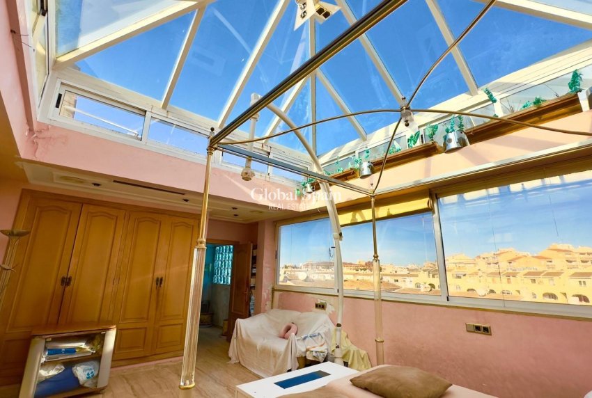 Wederverkoop - PENTHOUSE -
TORREVIEJA - Center