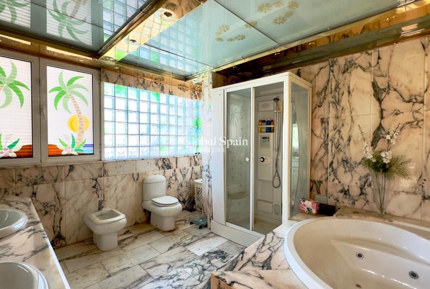 Wederverkoop - PENTHOUSE -
TORREVIEJA - Center